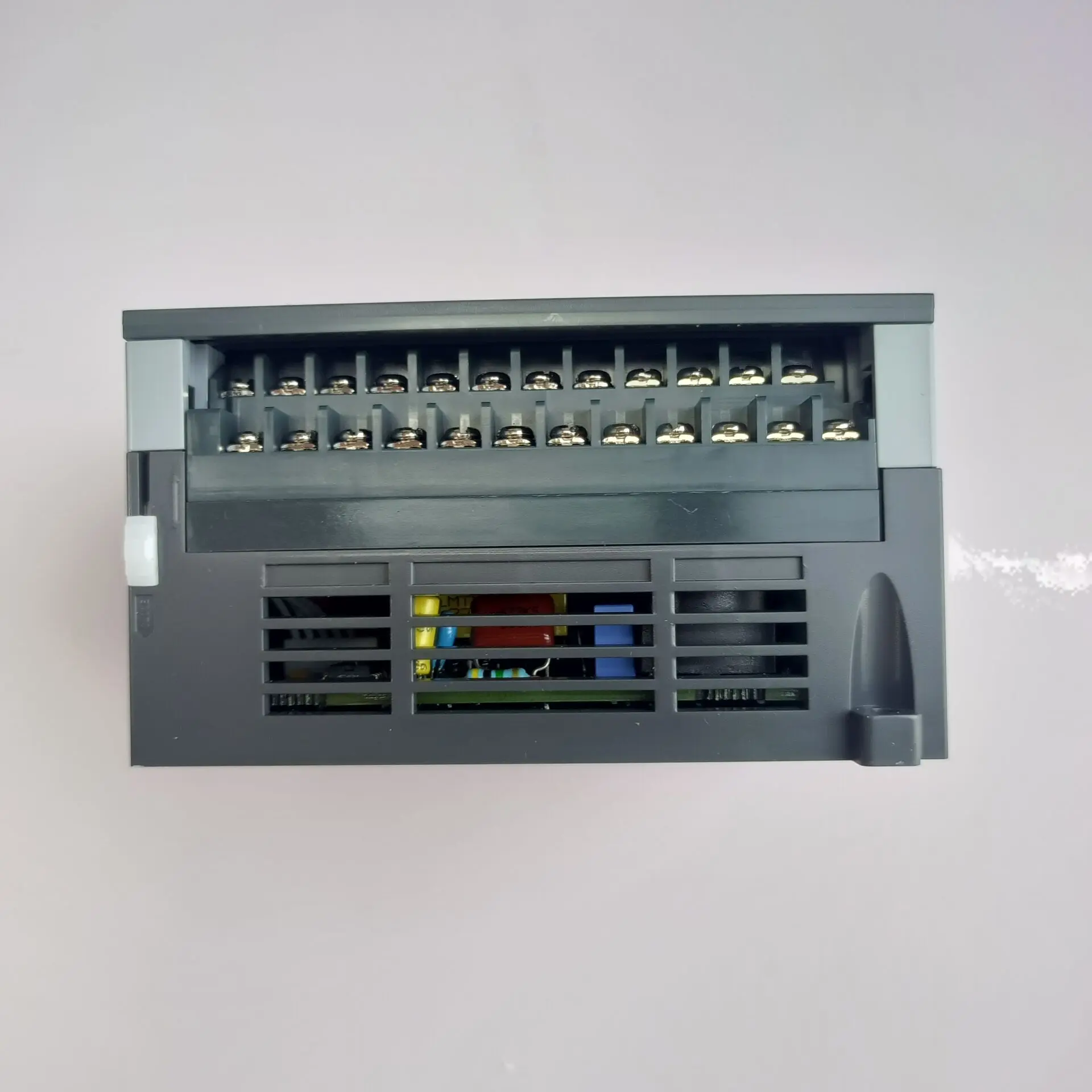 Совершенно новый оригинальный телефон