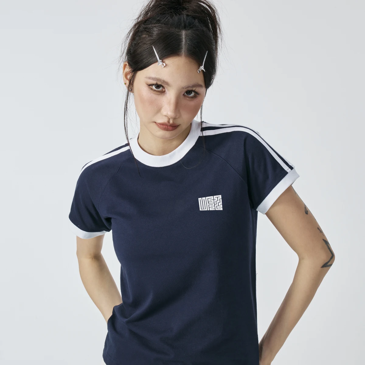 UFZ солнцезащитная крутая быстросохнущая короткая футболка на плечо Gyaru