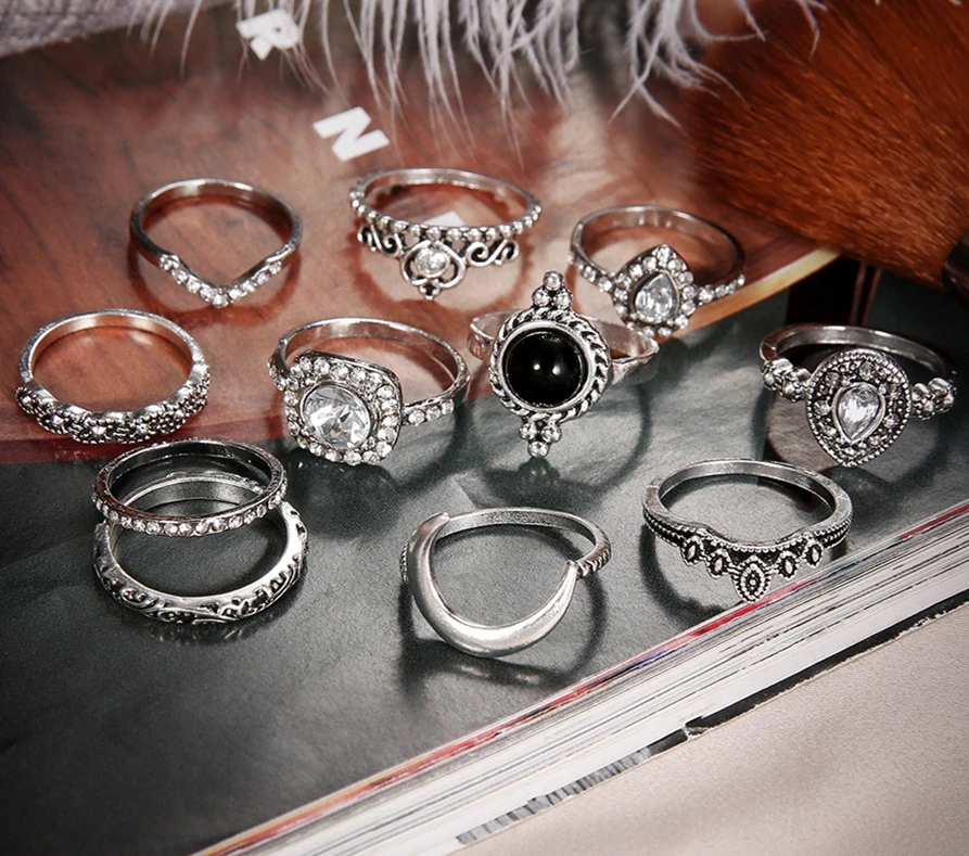 

Classic Full Diamond Rings for Women Simple Moon Finger Ring Girls Jewelry