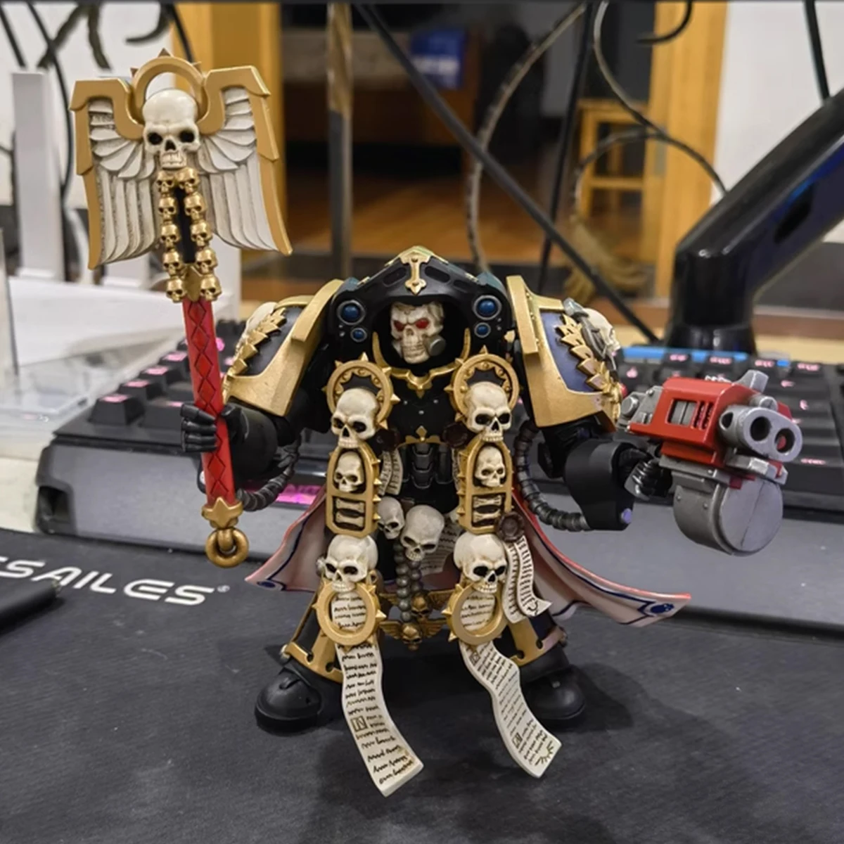JOYTOY Warhammer 40K Фигурка 1/18 Ультрамарины Терминатор Чаплен Брат Виниус Аниме