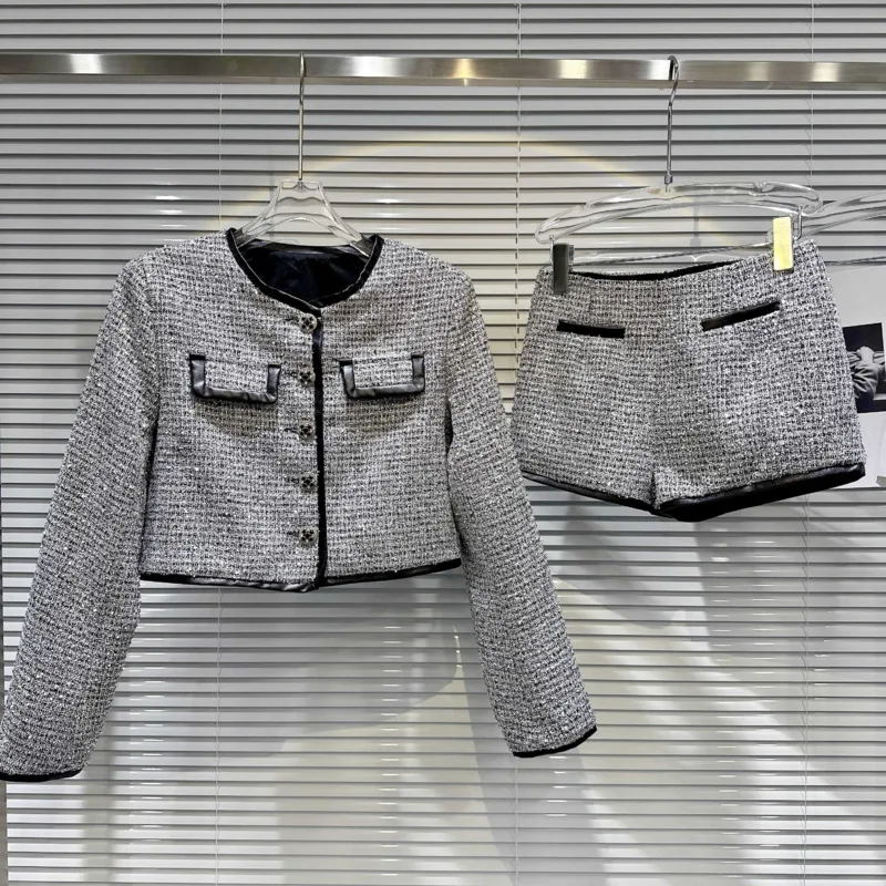 

PREPOMP 2023 осень-зима яркая шелковая твидовая короткая куртка серебряные шорты Комплект из двух предметов женская одежда GL962
