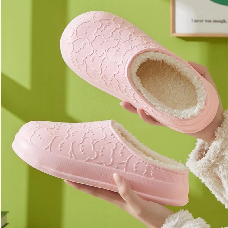 

Новинка 2023, женские зимние тапочки, мягкие и удобные меховые тапочки, Нескользящие уличные хлопковые ботинки, водонепроницаемая ткань, стиль пары