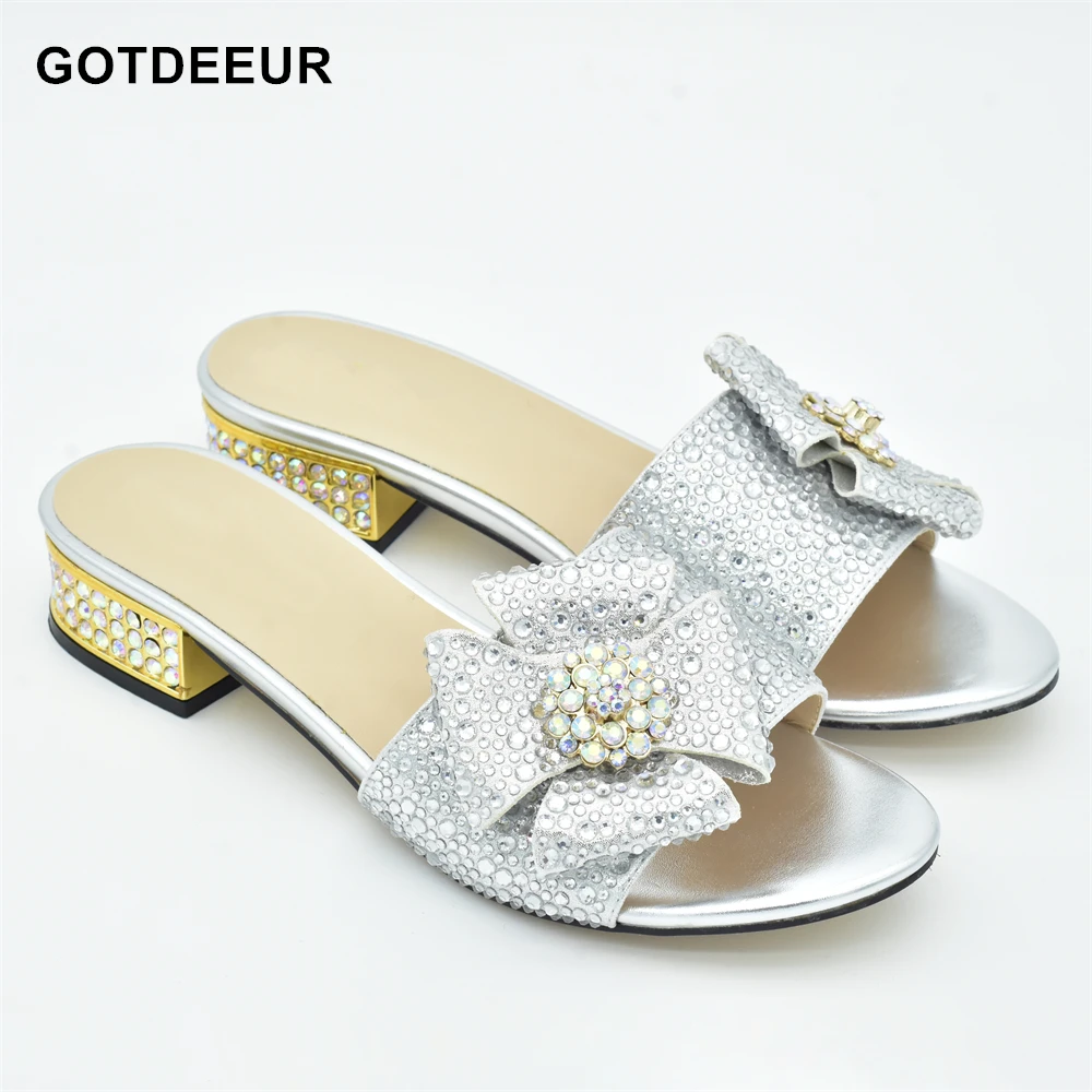 

New Sexy Shoes Large Sizes Low Heel Shoe Slip on Shoes for Women Italian Design Women Wedding Shoe Decorated with Rhinestone