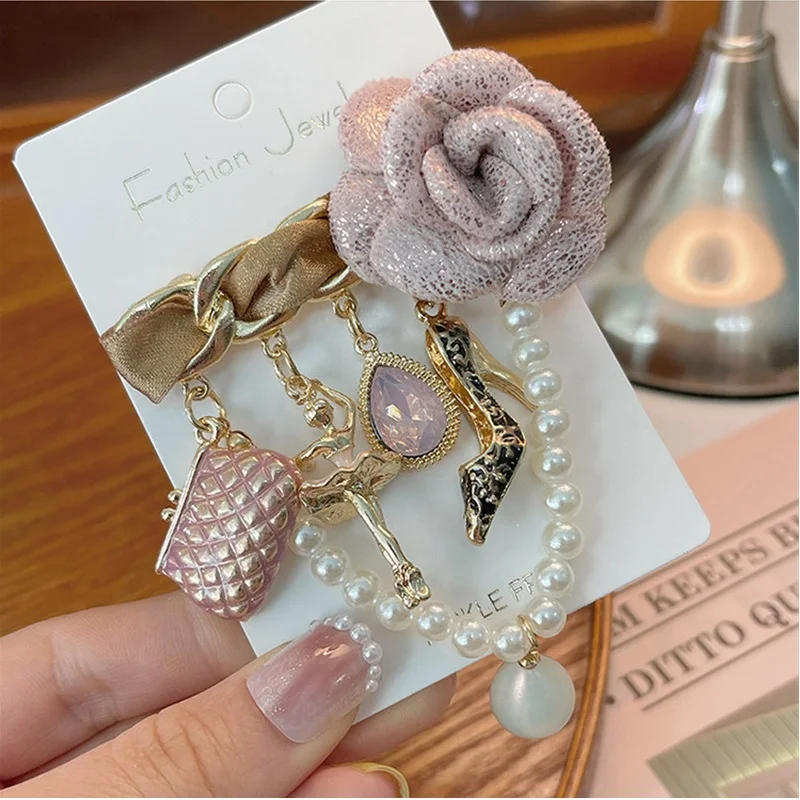 

Luxury Camellia Brooches for Women's clothing CC Brooch Gift for Girl Friend Accessories For Jewelry
