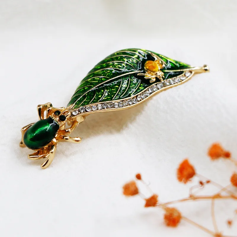 

European and American animal brooches personality creative drip oil rhinestones insect leaves clothing accessories corsage
