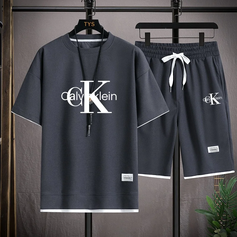 Spring and summer, men's T-shirts and shorts, made of waffle material, are fashionable and exquisite, casual and comfortable,