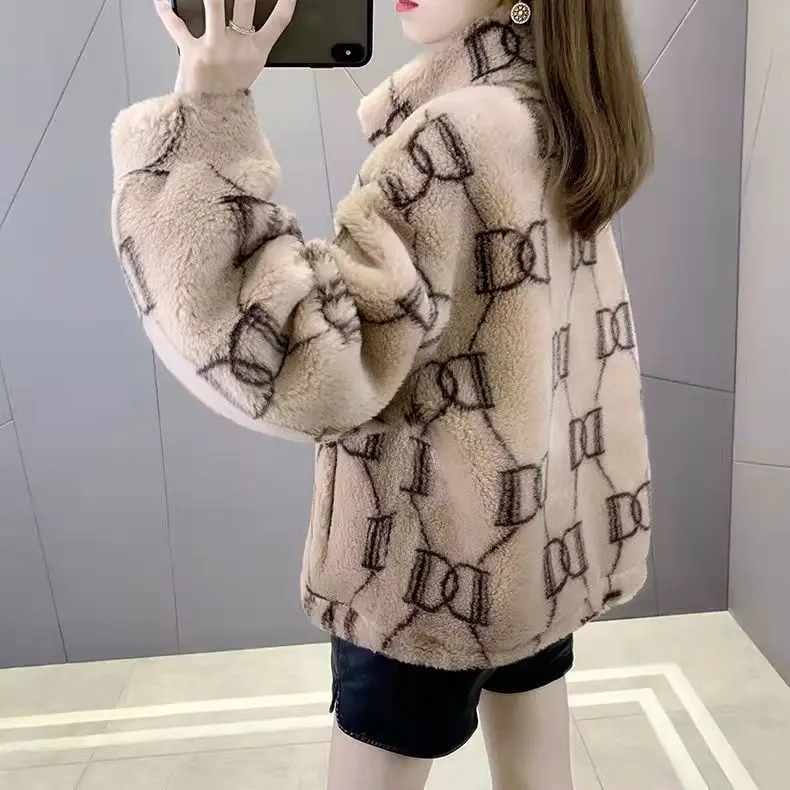 

Korean Fashion Letter Print Faux Fur Coat Warm Wool Fur Coat 202 Women's Winter Jacket All-Match Soft Fur Coat For Women шуба