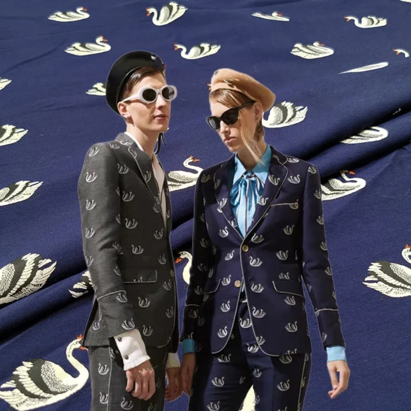 Окрашенная в пряжу жаккардовая парчовая ткань Little Swan Тренч Костюм Cheongsam Ткани