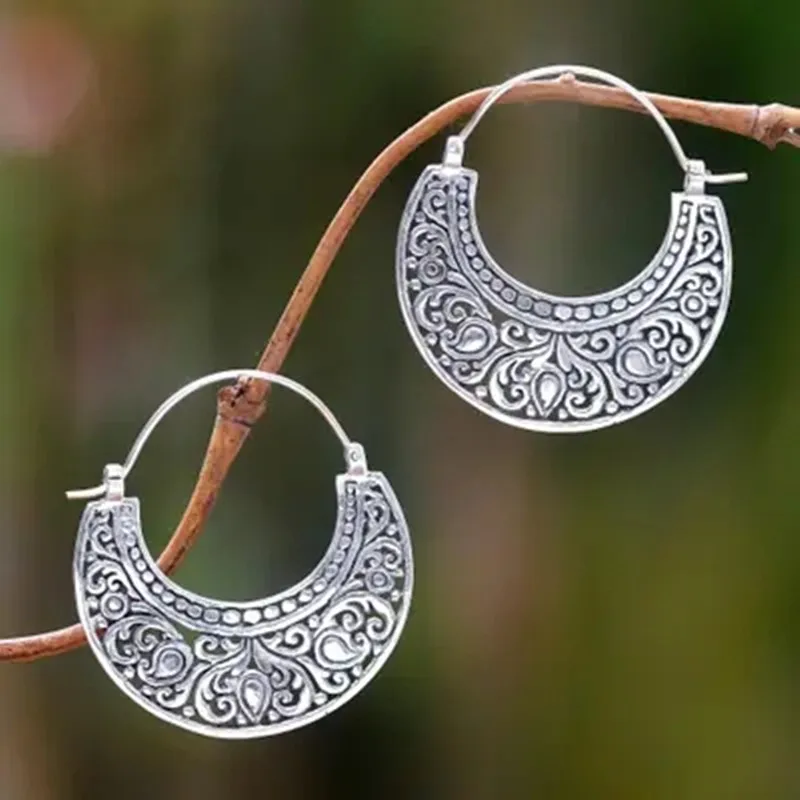 

Minimalist Openwork Semicircle Hoop Earrings Thai Silver Color Engraved Flower Metal Loop Earrings for Women
