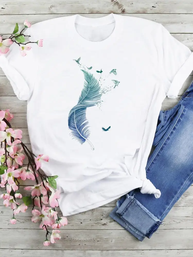 

Футболка женская с коротким рукавом, Милый Винтажный топ с мультяшным принтом, с перьями, одежда с графическим рисунком, на лето