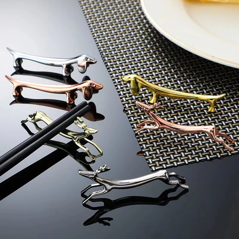 

Zinc Alloy Chopstick Holder Deer Dog Holder Chopsticks Rest Fork Spoons Knives Stand For Home Decoration Table Accessories