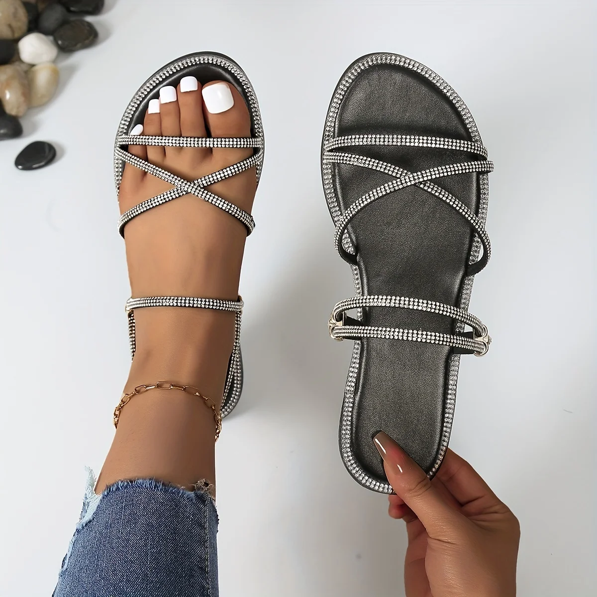 Женские тапочки новинка 2024 летние блестящие модные дизайнерские сандалии на