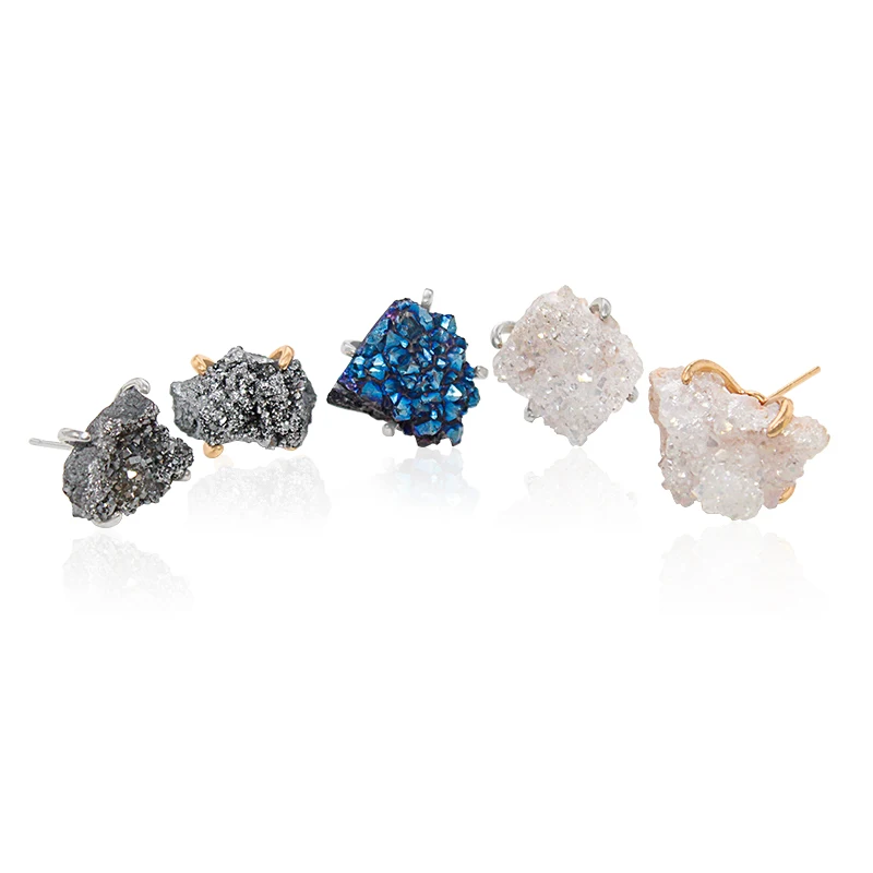 Женские серьги-гвоздики из драгоценных камней