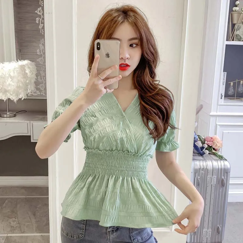 

Блузка женская шифоновая с V-образным вырезом и оборками