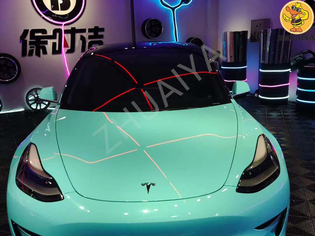 Рисунок 2 - Высококачественные автомобильные наклейки из ТПУ