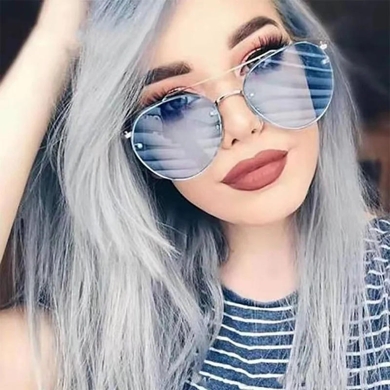 

New Small Frame Square Sunglasses Women Metal Frame Ocean Piece Fashion Sun Glasses Summer Trend Lady Eyewear UV400 Gafas De Sol