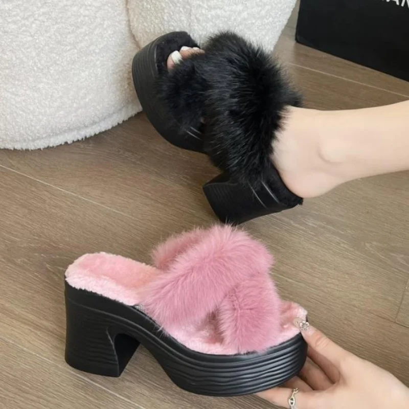 

Роскошные Тапочки на высоком каблуке с квадратным носком, женские шерстяные тканевые шлепанцы на танкетке, верхняя одежда на толстой подош...