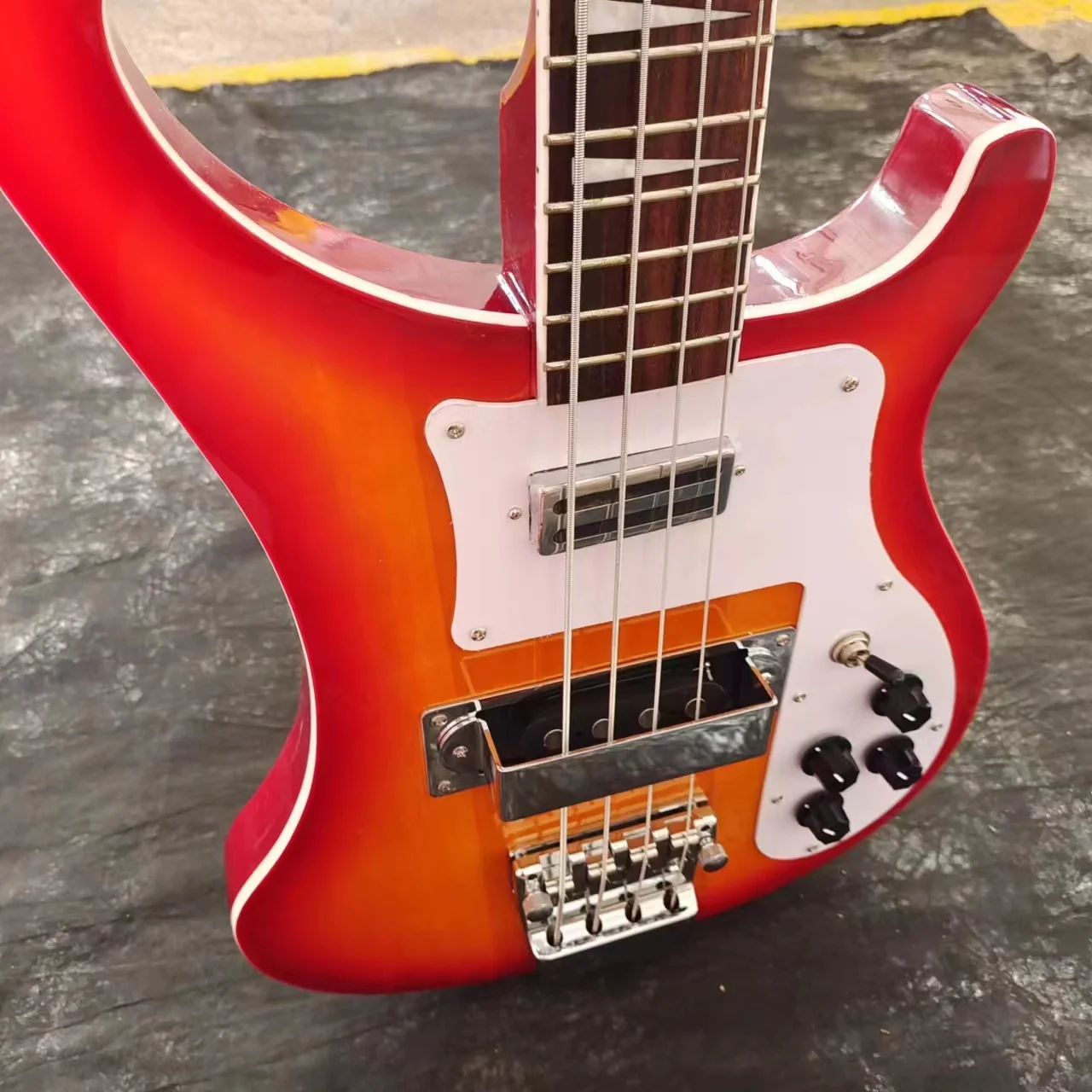 Ricken 4003 Backer бас электрическая гитара Восход солнца Подсолнух цвет хромированная