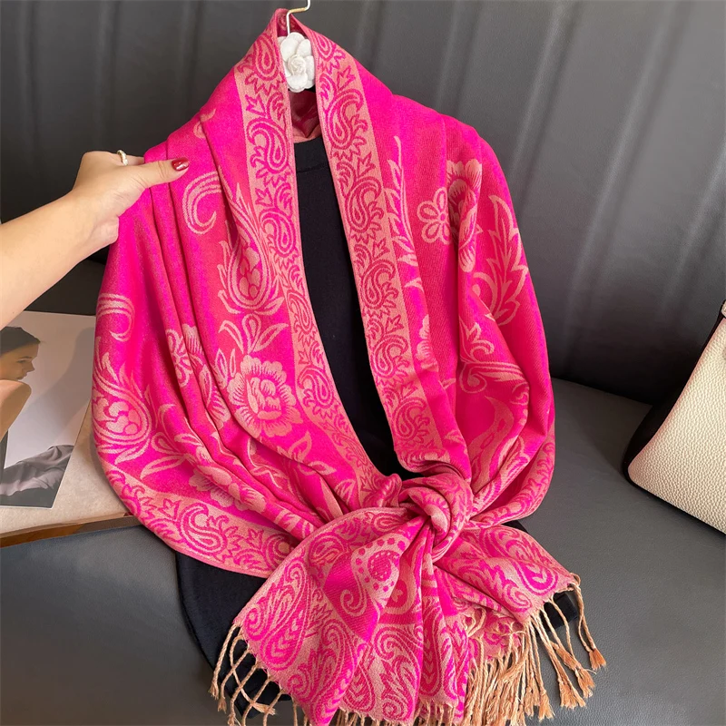 Женский шарф с цветочным узором в этническом стиле и жаккардовой кашемировой