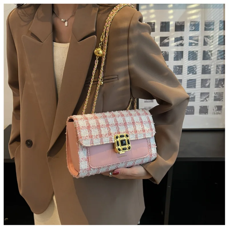Niche Design Woolen Bags 2023 New Autumn/winter Popular New Women's Bags Chain Messenger Bag Hot Plaid Square Bag Shoulder Bag