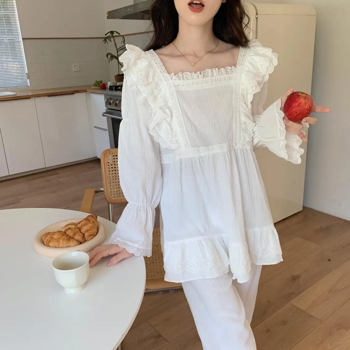 

Женский хлопковый пижамный комплект, белая блузка с квадратным вырезом и брюки, в Корейском стиле, осенняя Пижама с оборками