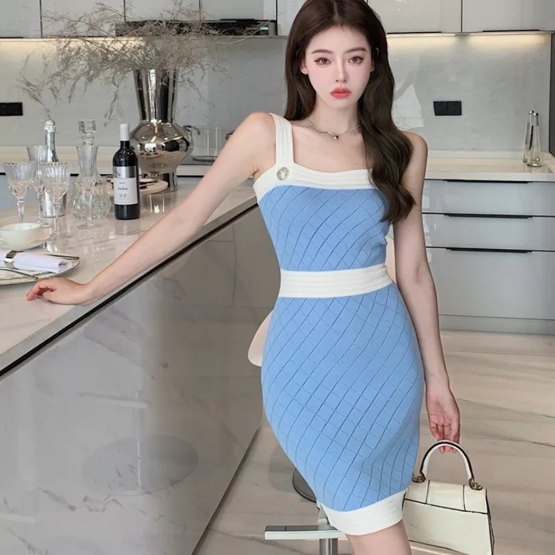 Женское винтажное трикотажное платье-футляр в клетку офисное облегающее