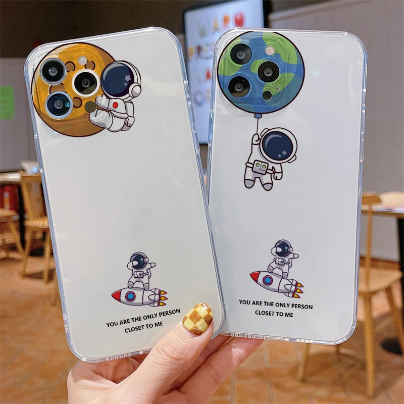 

Astronaut Phone Case For iPhone 13 12 11 Pro MAX 6 6S 7 8 Plus XS 12 13 Mini X XR SE 2020 5 Black Soft TPU Silicone Cover Funda