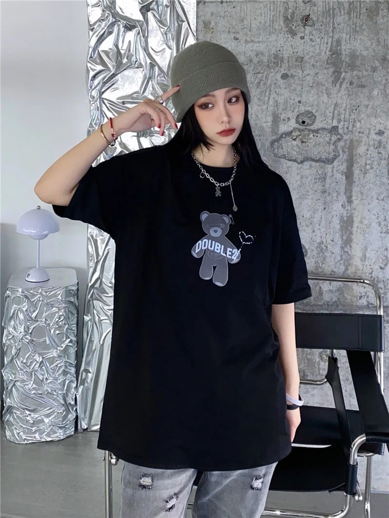 

Футболка с коротким рукавом и круглым вырезом, свободного покроя