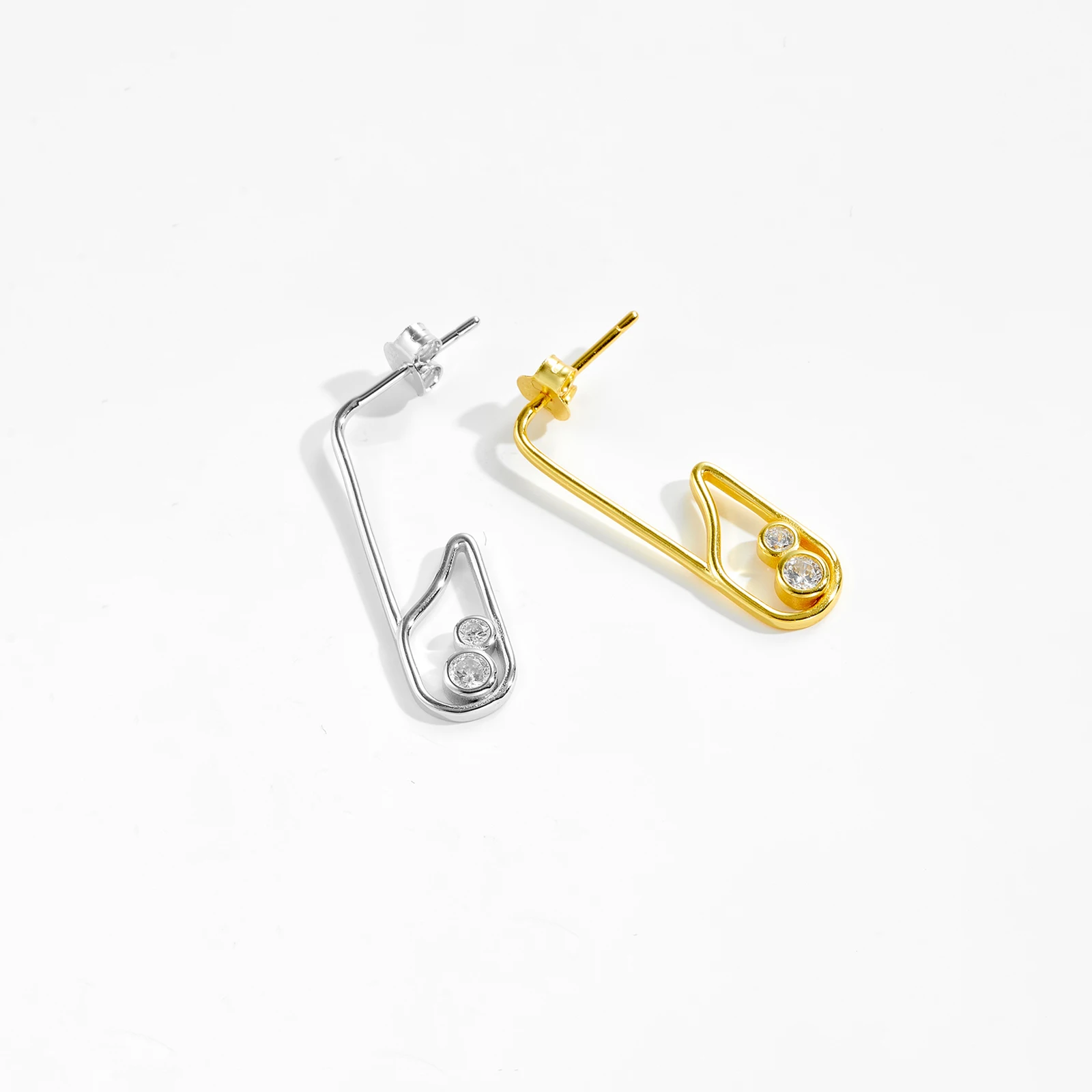 ANDYWEN стерлингового серебра 925 пробы нерегулярная скрепка для бумаг с цирконием