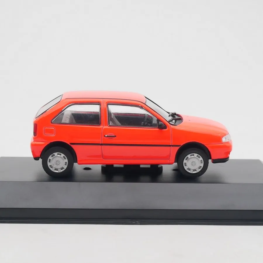 Фото Металлическая модель автомобиля Ixo 1:43, VW GOL GLI 1995, двухдверный седан, литая под давлением №3