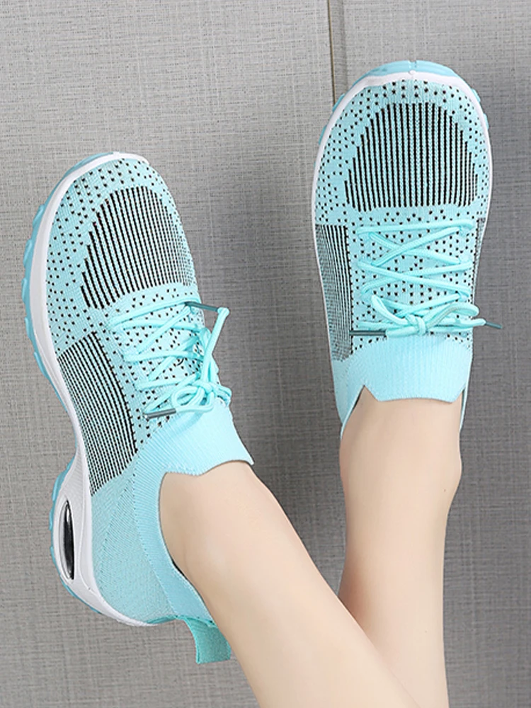 

Толстые Лоферы обувь на плоской подошве кроссовки для бега весна-лето сетчатая женская спортивная обувь 2022 новая дышащая прогулочная женск...