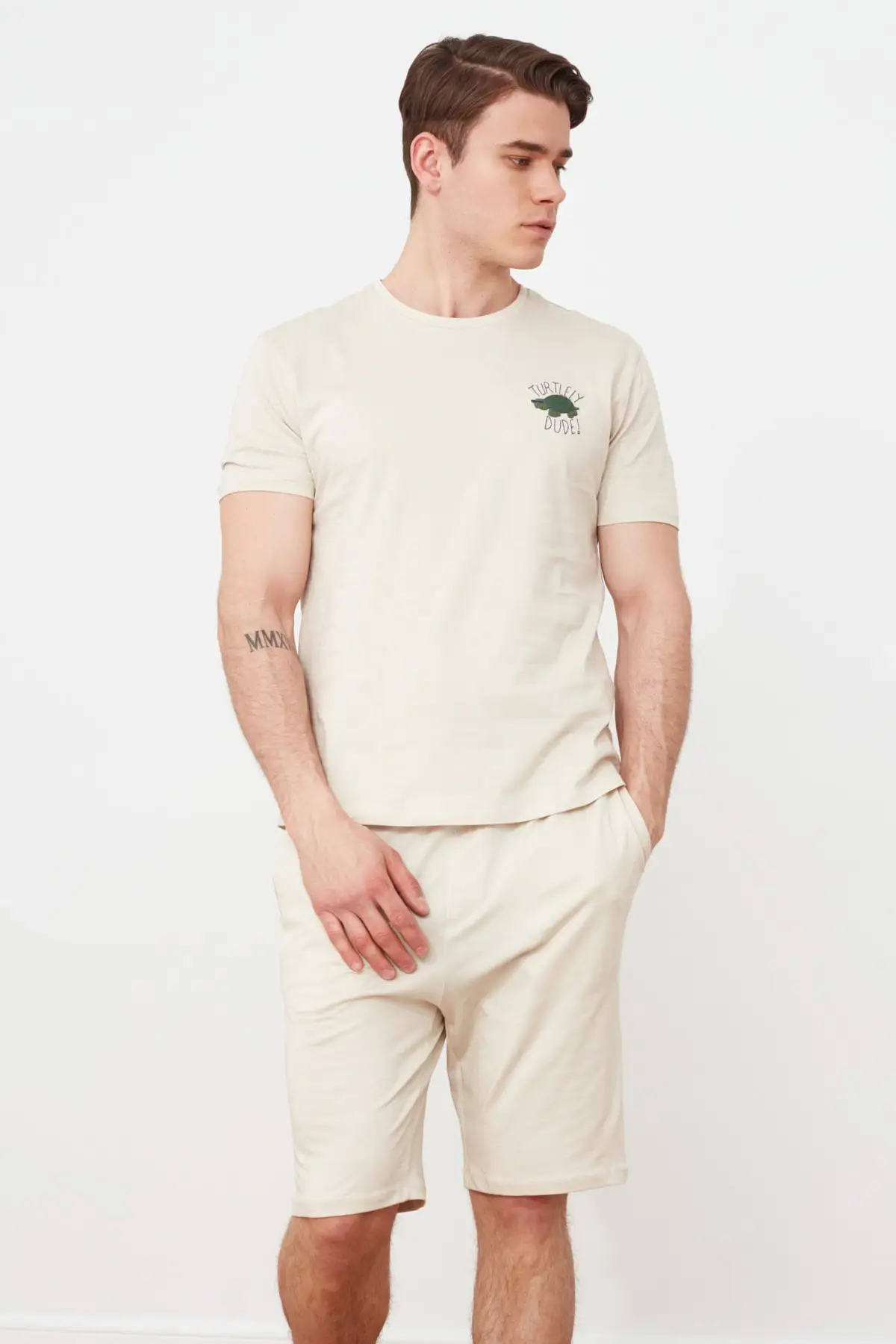 

Трикотажный пижамный комплект с вышивкой Trendyol THMSS21PT0231