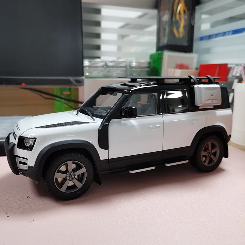 

Модель литая автомобиля для 1/18 Land Rover Defender 2020 90, игрушечная коллекция для мальчиков и девочек, белый металл, пластик, 110