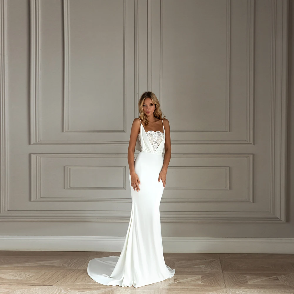

Simple White Boho Wedding Dress Spaghetti Strap Lace Appliques Mermaid Floor Length With Sweep Train Bridal Robe De Mariée 2022