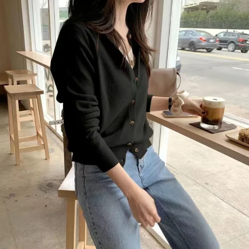 Женский вязаный кардиган куртка 2024 весна-осень новый стиль универсальный с