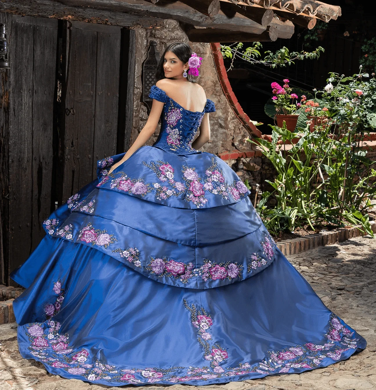 Королевское синее платье Charro Quinceanera бальное с открытыми плечами аппликации из