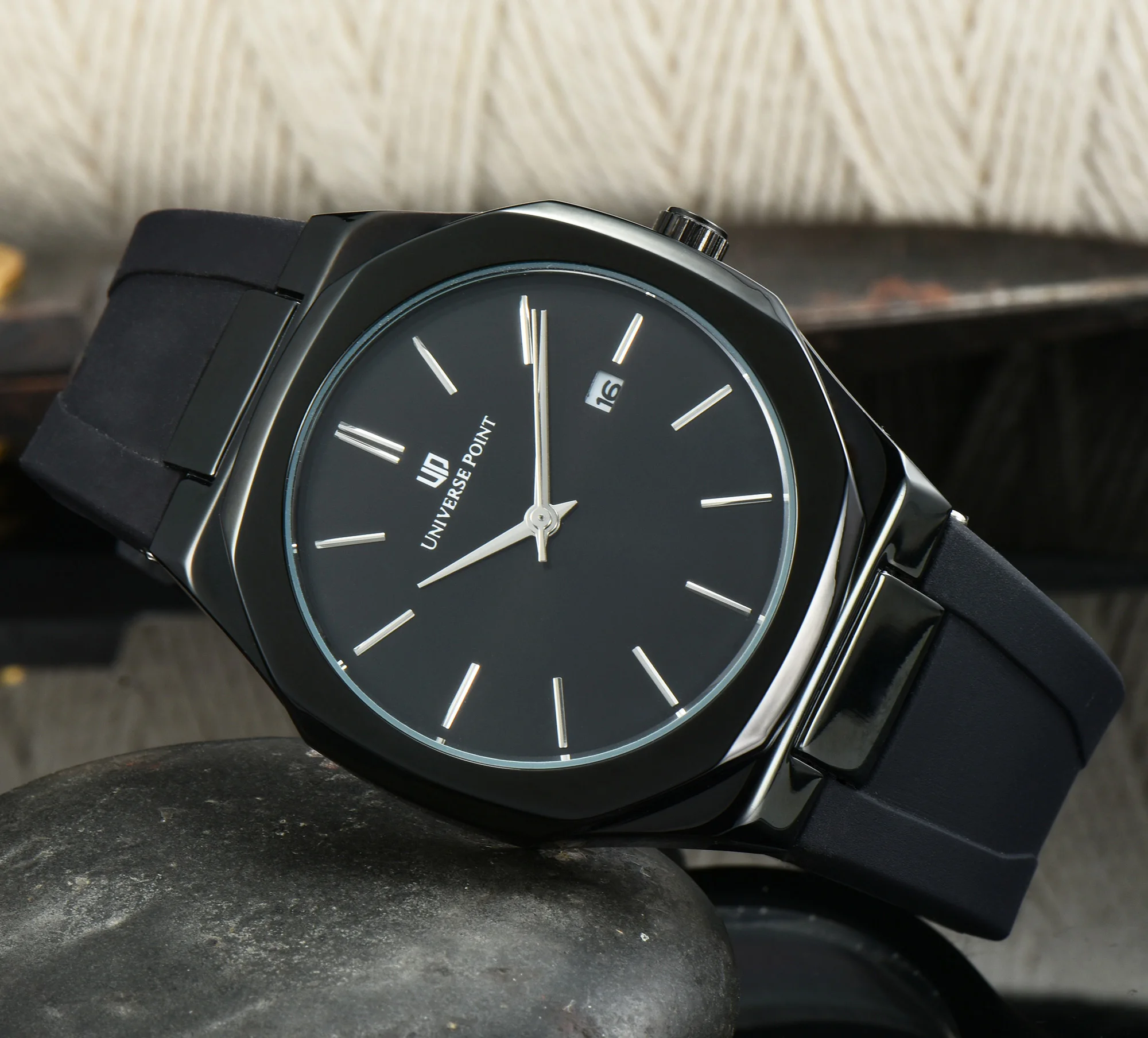 

Universe Point New Men's Fashion Luxury Tape Quartz Sports Casual Men's Watch