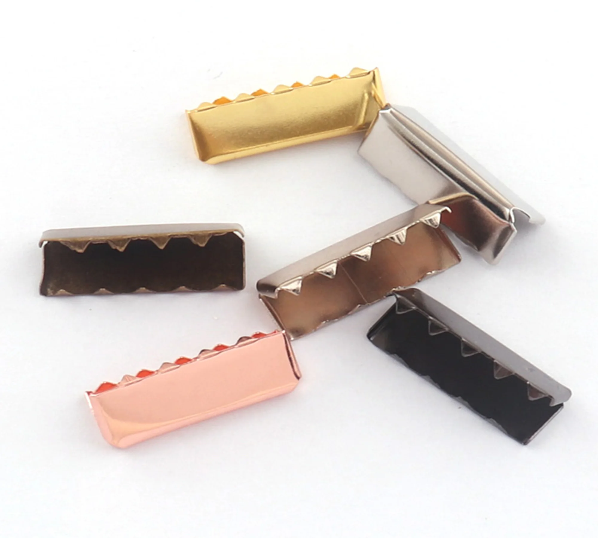 

Цветные 1 дюймовые Ленточные концевые обжимные застежки для шнура застежки Пряжка Для Ремня Концевая застежка для ремня зажим для шнурка юв...