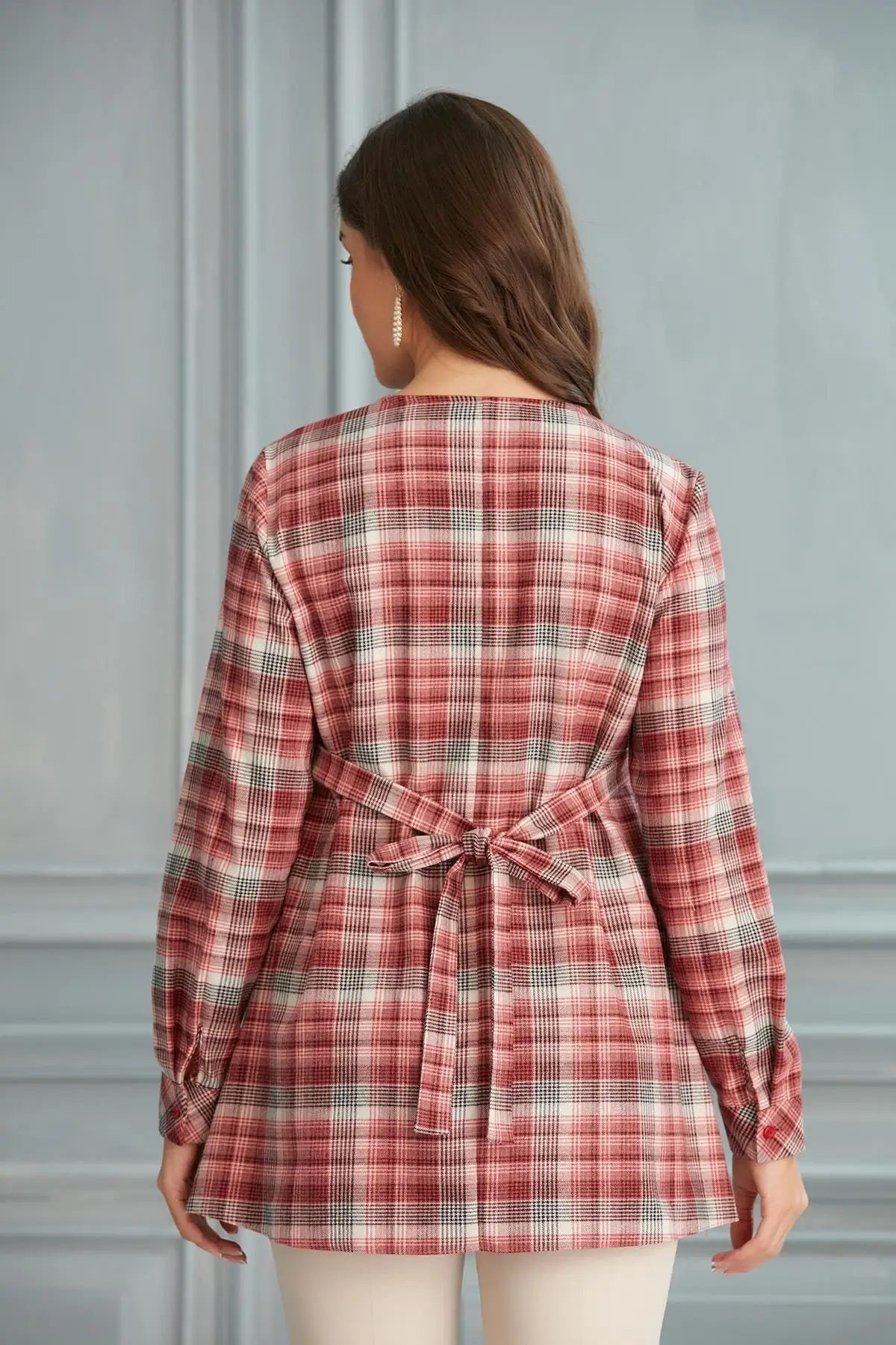 Рисунок 6 - Женская стильная клетчатая рубашка