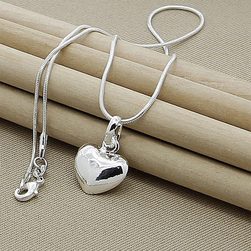 

2022 New High Quality Silver Necklace 925 Sterling Silver Heart-Shape Small Pendant Necklaces for Women Valentine's Day Gift