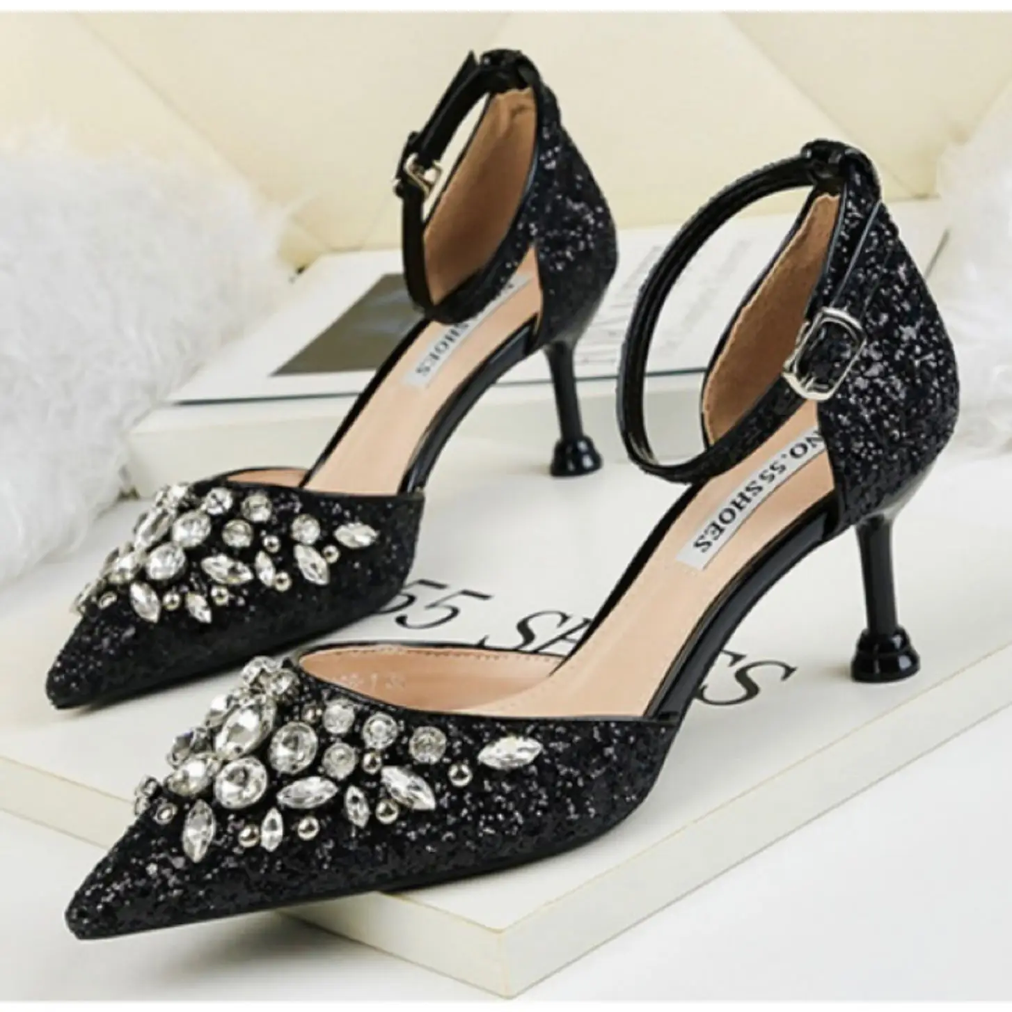 

Pumps Women Shoes Chic Summer 2022 New Crystal Rhinestone Bling Elegant Luxury Designer Fashion Pointed Office Bridal High Heels