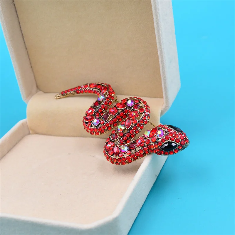 

Rhinestone Large Snake Brooches For Women Vintage Fashion Animal Pin Coat Winter Jewelry Gift
