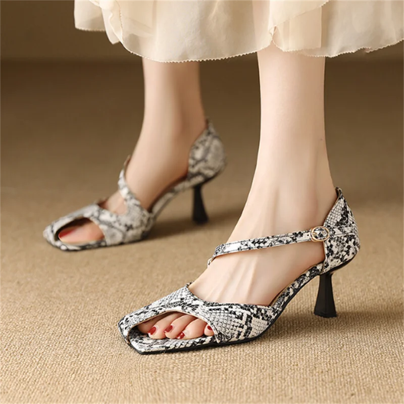 

New Sexy Large Open-Toe Sandals Women British Thick Heel 7 CM Ankle Strap Fashion Square Toe Ladies Sandalias Women's Shoes