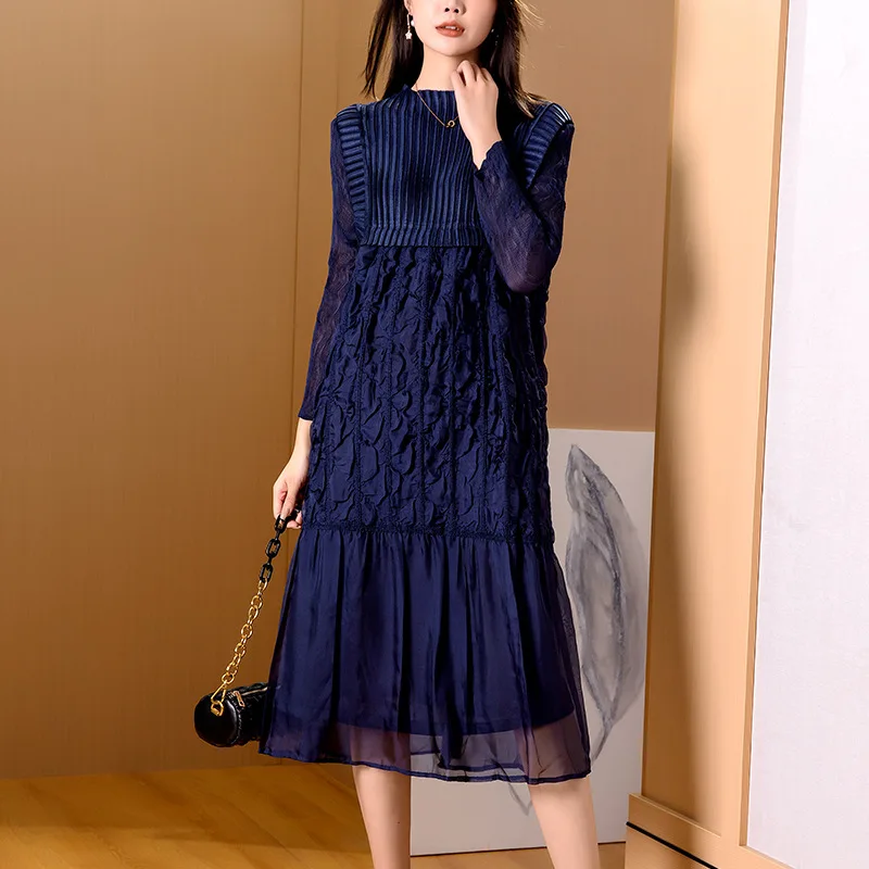 

Miyake pleated dress embroidered round neck loose large size temperament slimming cover belly reduce age