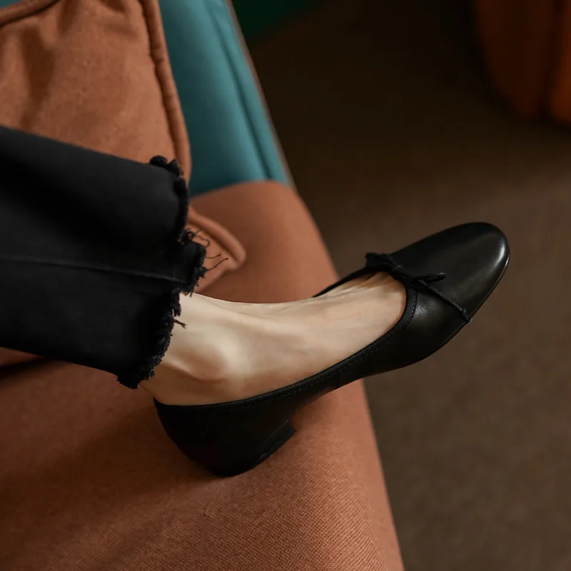 Балетки женские с круглым носком и бантом базовые туфли на низком каблуке мягкая