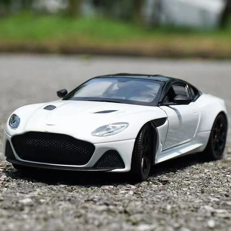 

1:24 Aston Martin DBS Sports Alloy Car Diecast Model Toy Metal Vehicle Die-Casting Simulation Collection Gifts Toys for boys