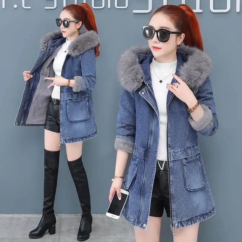 

2022 Denim Jacket Fur Hooded Winter Jacket Women Thicken Warm Lambswool Winter Long Sleeve Female Jeans Coat Loose Outwear Q434