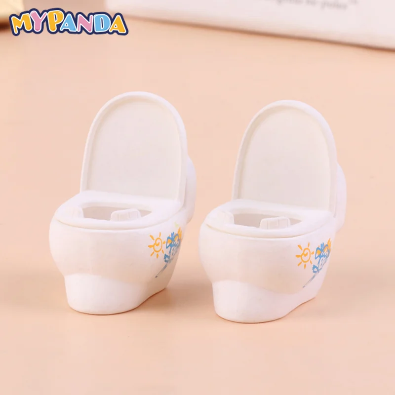 

1pc Dollhouse Furniture Bathroom Modeling White Toilet Doll House Miniature Baby Pretend Toys Dolls Accessories