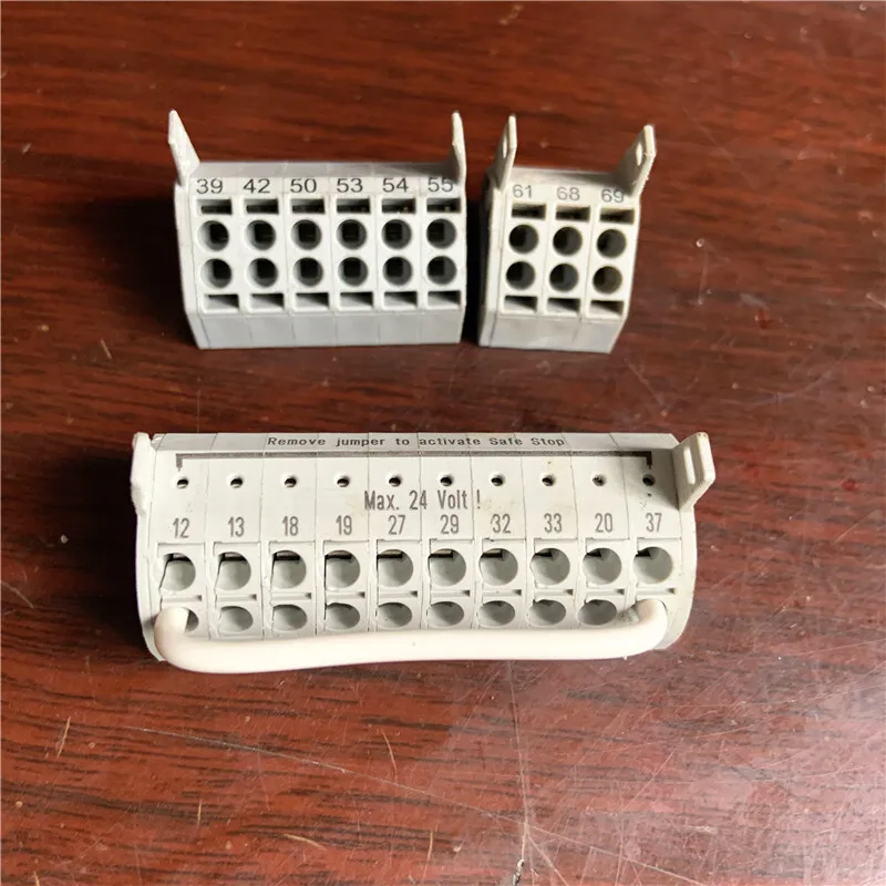 Разобранный инверторный блок управления Danfoss пластиковая Клеммная колодка