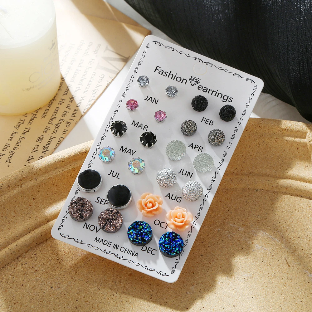 Набор серег-гвоздиков с кристаллами разных цветов 12 пары/компл. |